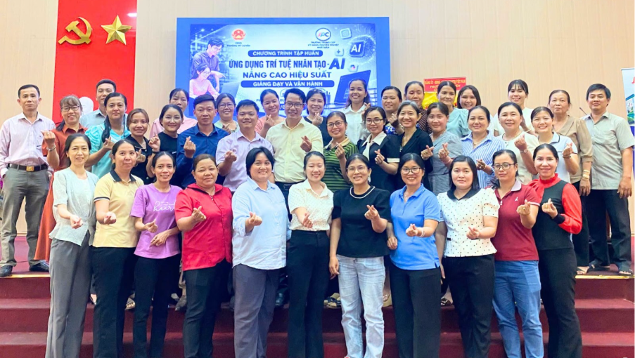 May be an image of one or more people and text that says 'AI $ CHIOMS CHJOMSTIMNEAPHAN يي UNG DỤNG TUỆN NHÂNT TAO .AI NANGHSUAT ن UAT NANG OHIEU IMW JPC Japan ProSkifis College NANG-TÂMGIÁO.DUCTAIĐĄIS NÂNG- ẨM GIÁO DUC THỜIĐẠISỔ THỜI Chương trinh tập huẩn tại phưởng My Xuyên, TP.CánTho TP. .CanTho ỨNG DỤNG AI TRONG GIẢNG DẠY VÂN HÀNH'' width='602' height='340' width='602' height='340' width='602' height='340' width='602' height='340' width='602' height='340' width='602' height='340' width='602' height='340