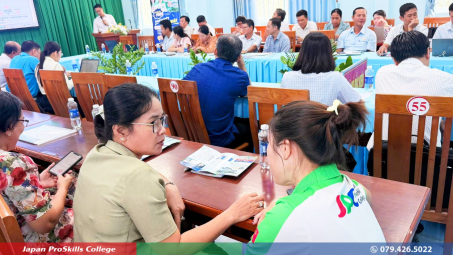May be an image of one or more people, people studying, table and text' class='WACImage SCXW131658629 BCX0' width='604' height='340' width='604' height='340' width='604' height='340